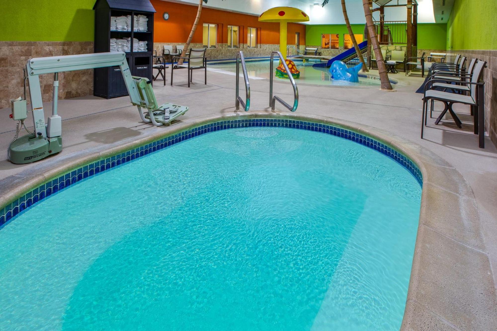 Holiday Inn Express Fremont By Ihg Exteriör bild