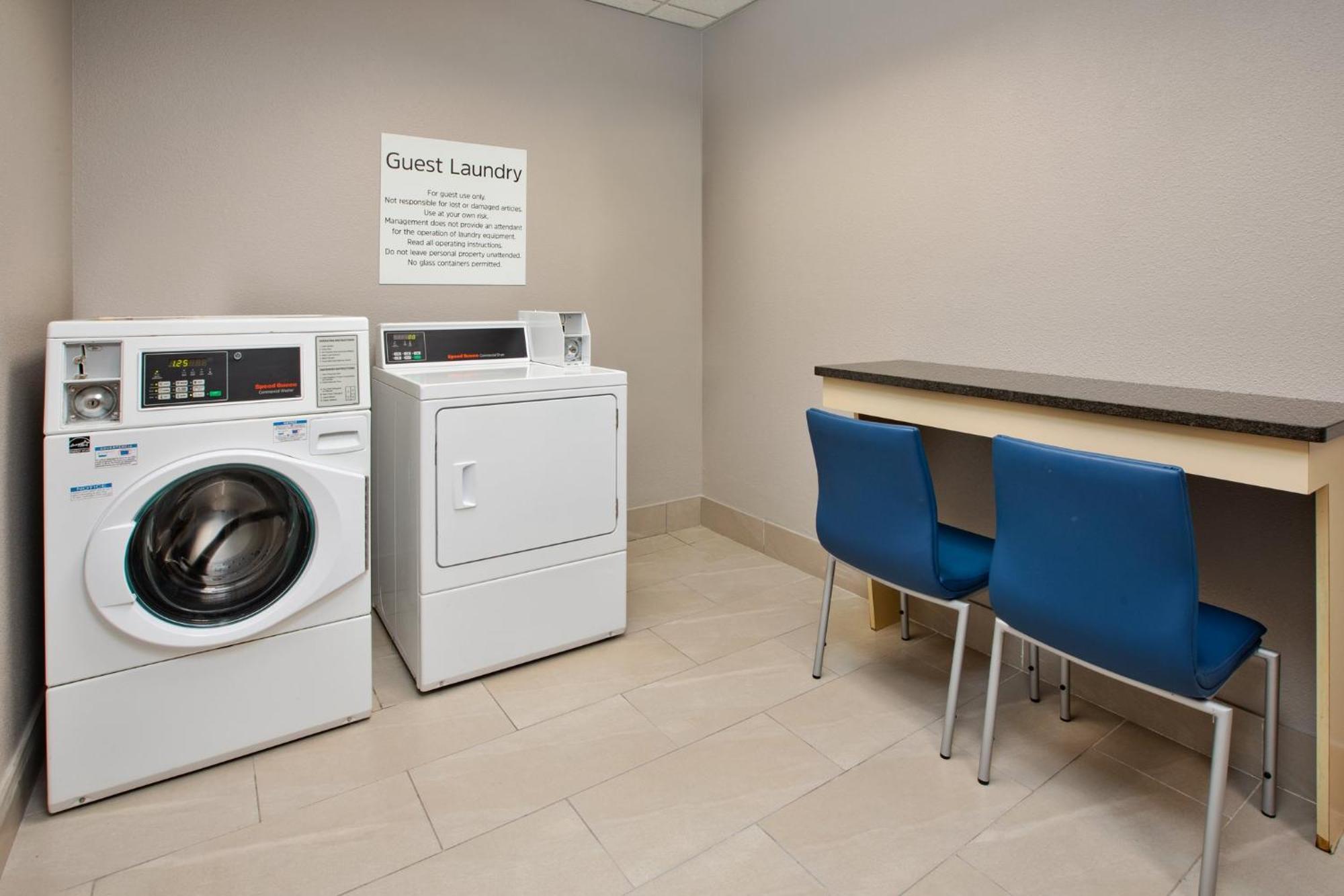 Holiday Inn Express Fremont By Ihg Exteriör bild