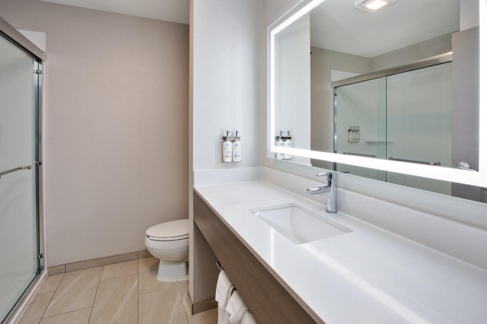 Holiday Inn Express Fremont By Ihg Exteriör bild