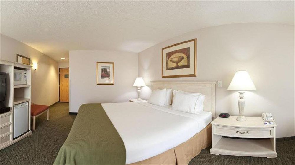 Holiday Inn Express Fremont By Ihg Exteriör bild
