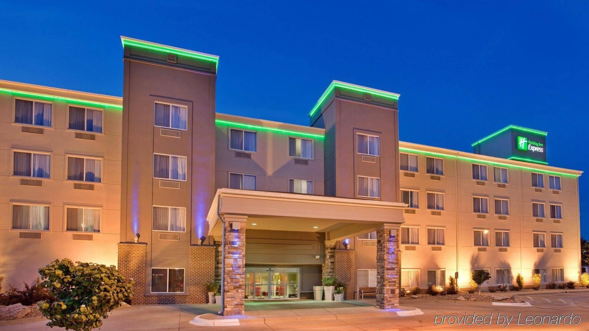 Holiday Inn Express Fremont By Ihg Exteriör bild